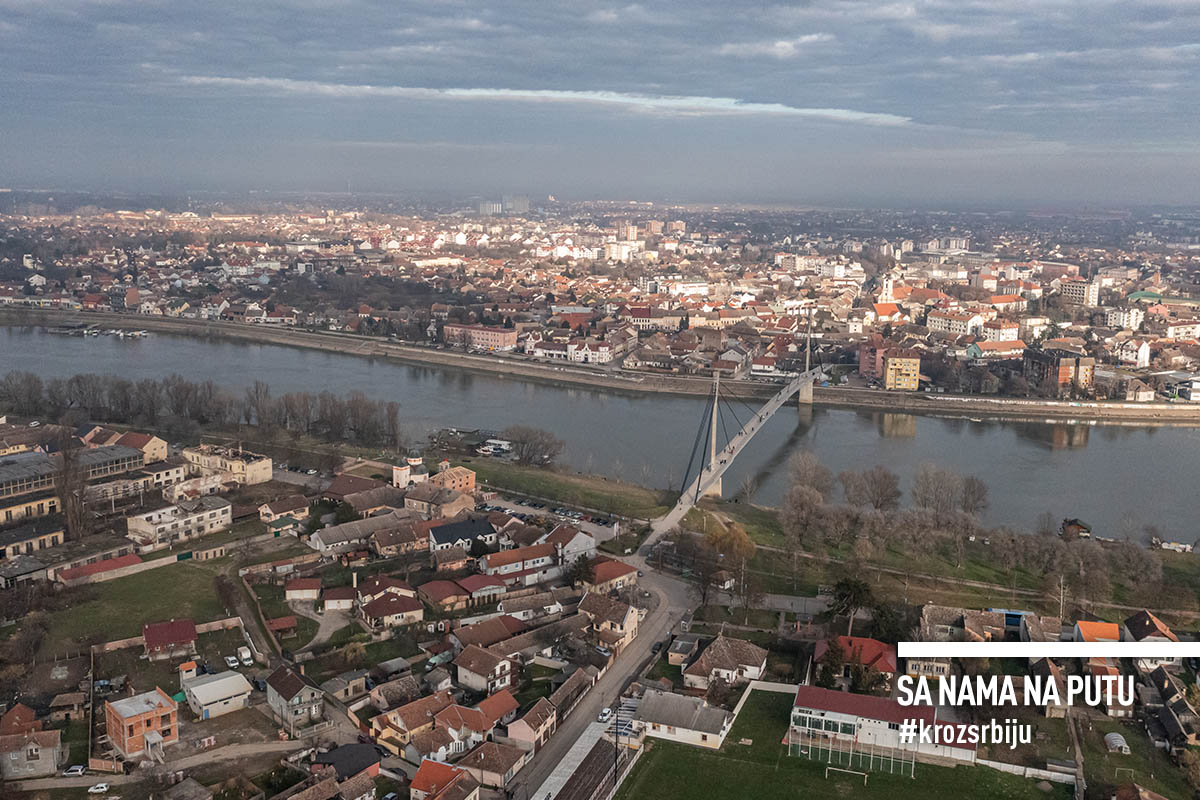 Sremska Mitrovica na obali Save